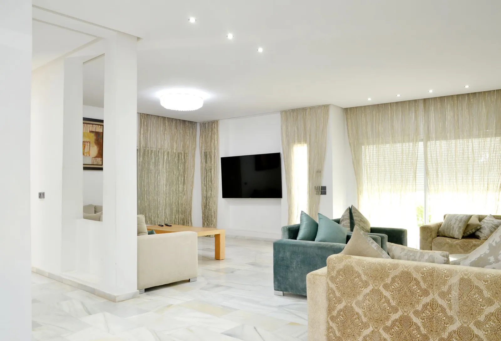 Contemporary Luxury Interior Design: Elegant Spaces for Modern Living