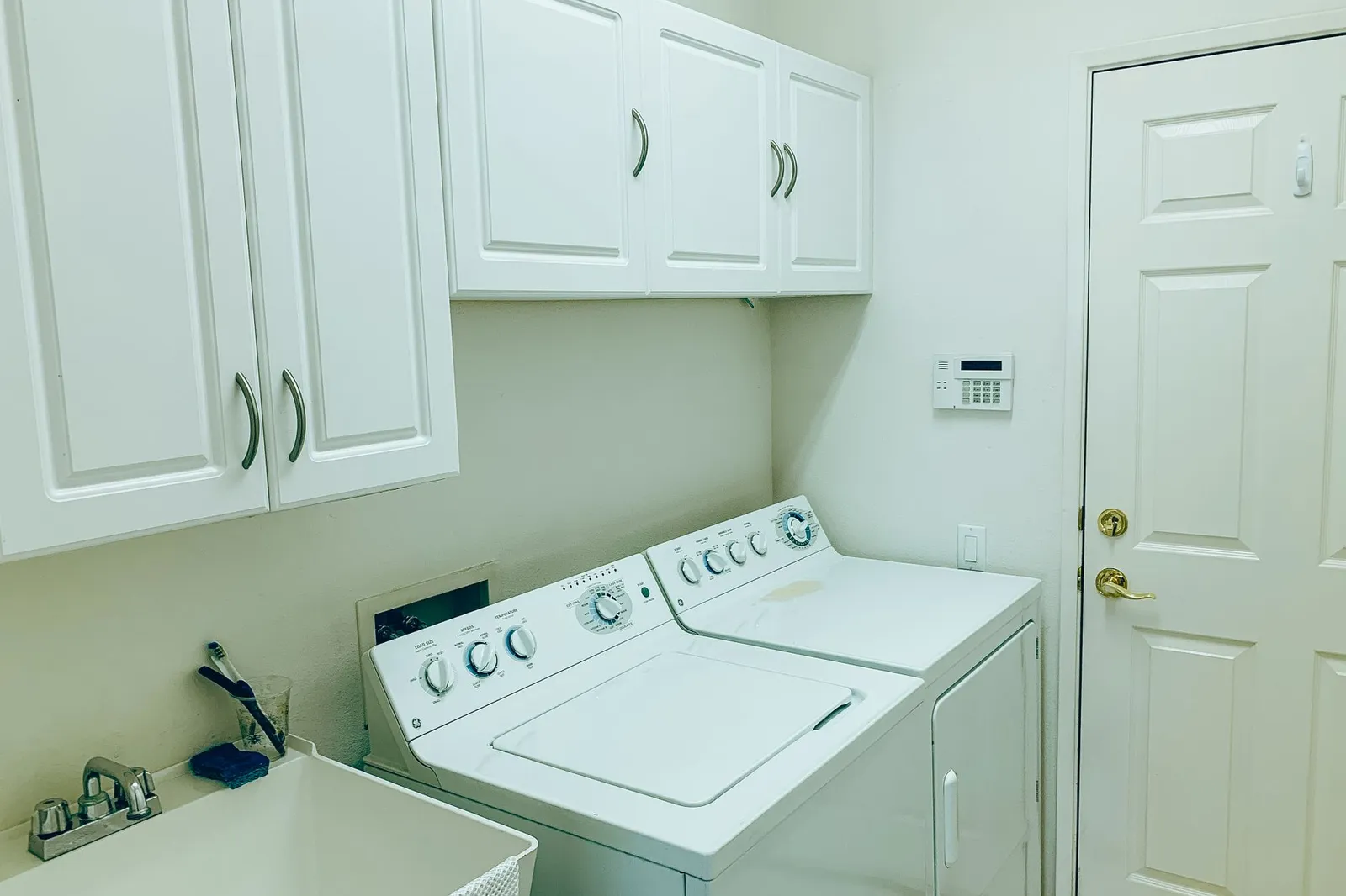 Laundry Room Renovation: Efficient and Beautiful Spaces