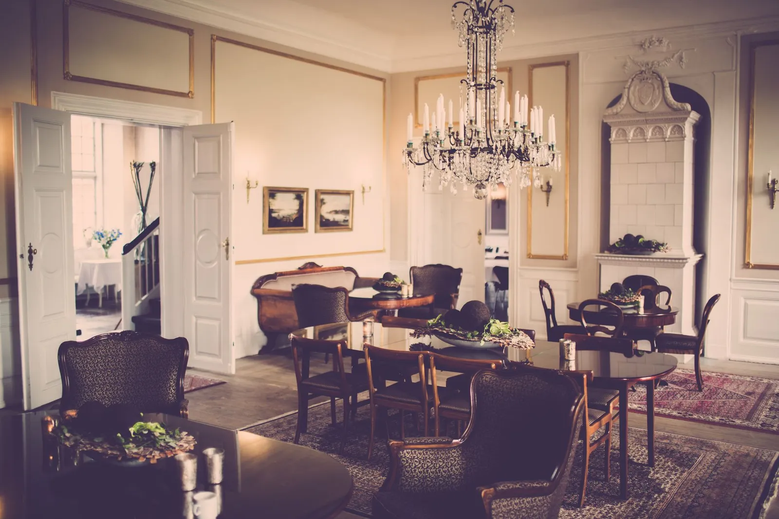 Modern vs. Traditional Interior Design: Which Style Suits You?